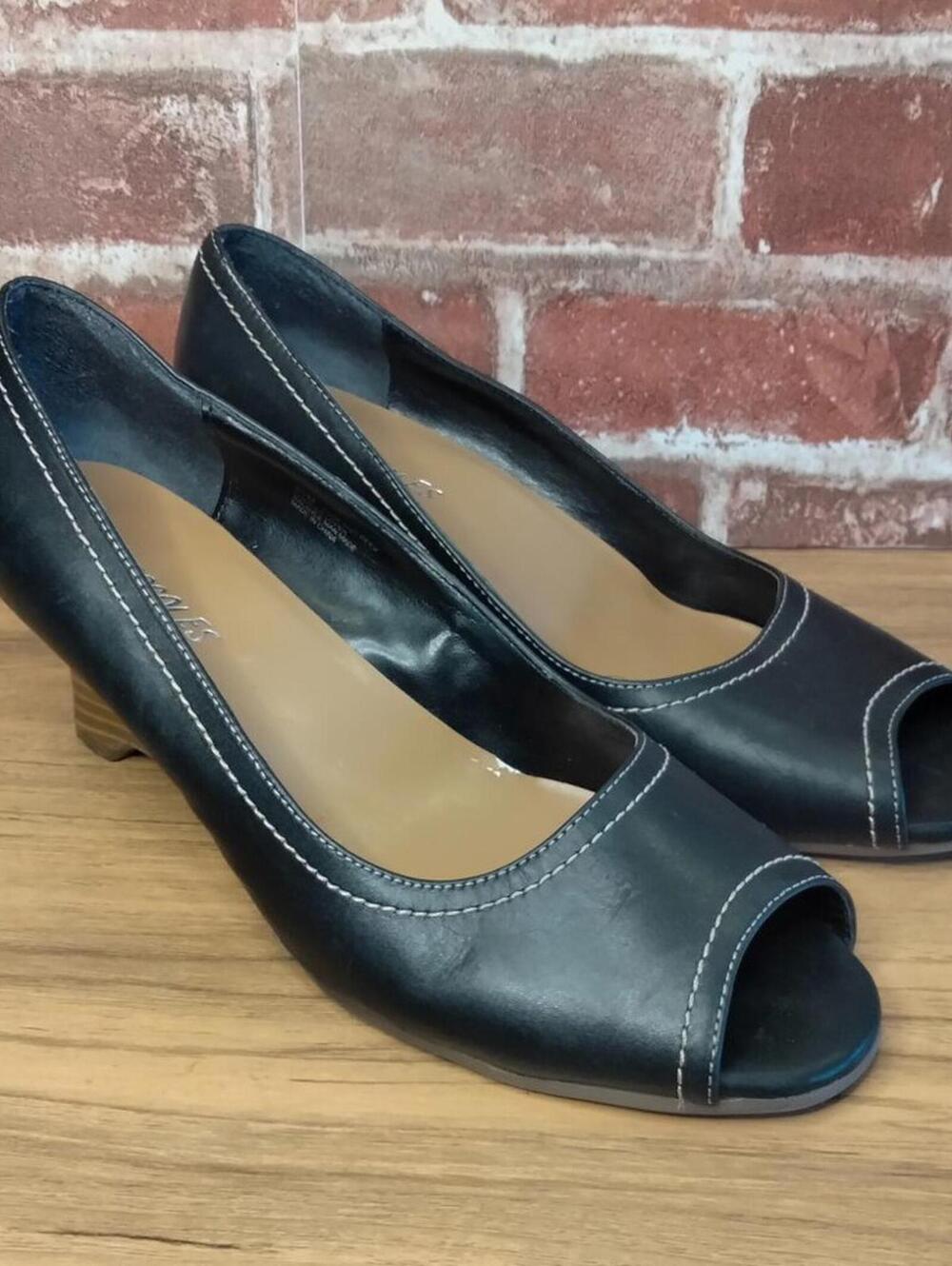 Aerosoles Wedges Womens Size 8.5 Comfy Easy On Wedged Heels Black Leather